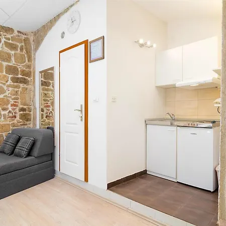 Original Palace Stone Walls Apartmán *