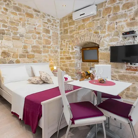Apartmán Original Palace Stone Walls