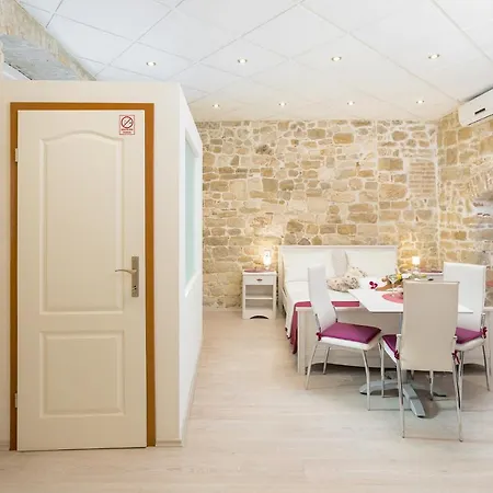 Apartmán Original Palace Stone Walls